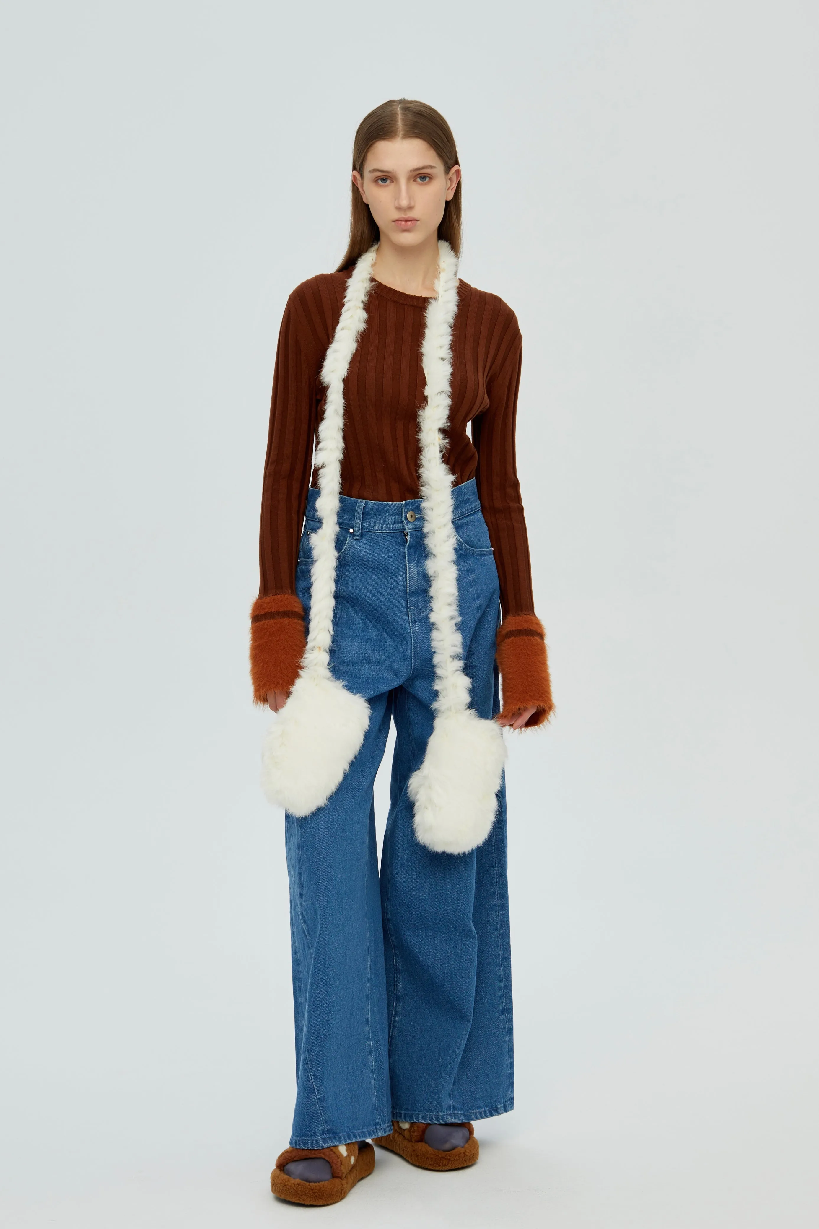 Fuzzy Sleeve Knit sweater - Brown